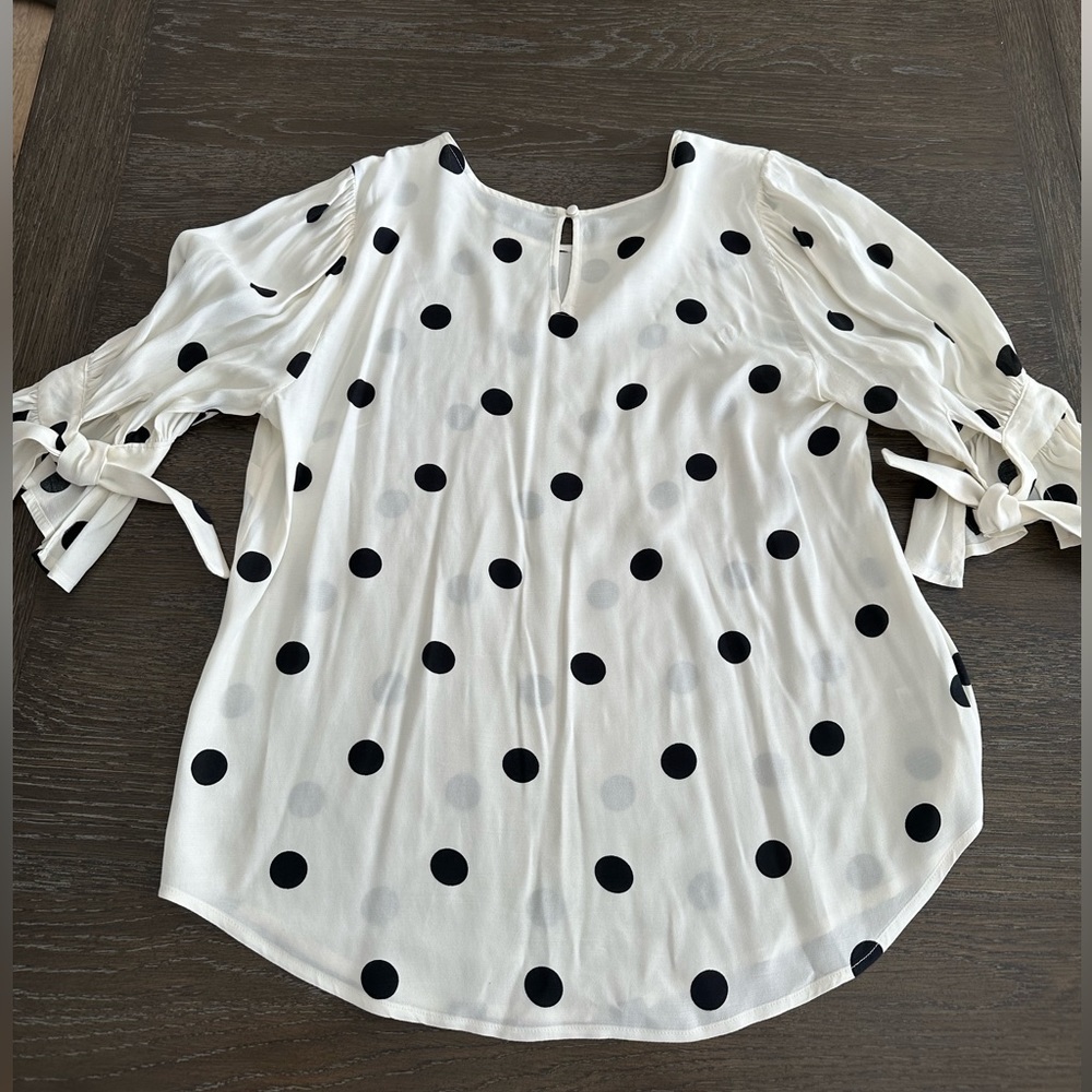 Ann Taylor L cream and black polka dot elbow sleeve blouse.